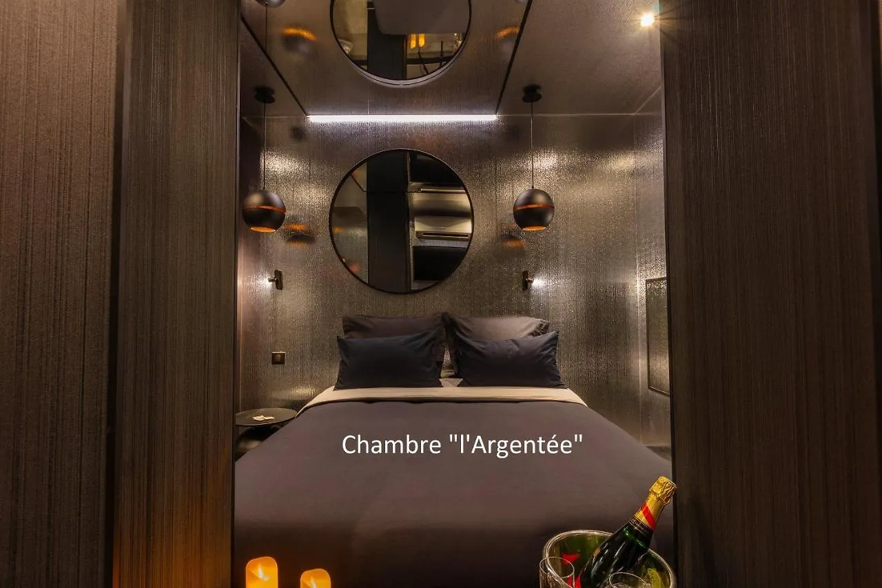 Love Hotel Avec Nuit Insolite Au Dandy Et Jacuzzi Privatise (Adults Only) Paris France