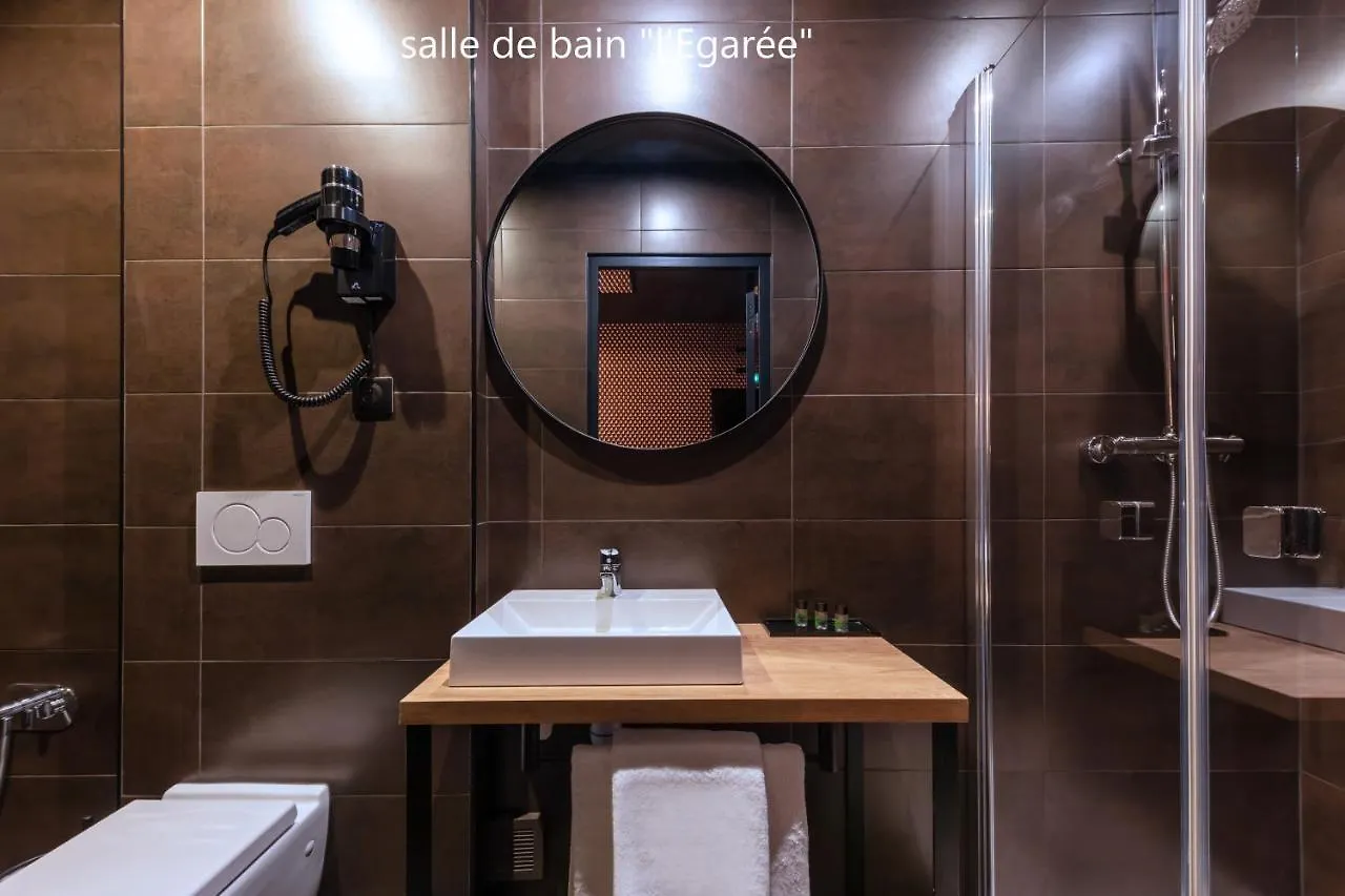 Love Hotel Avec Nuit Insolite Au Dandy Et Jacuzzi Privatise (Adults Only) Paris