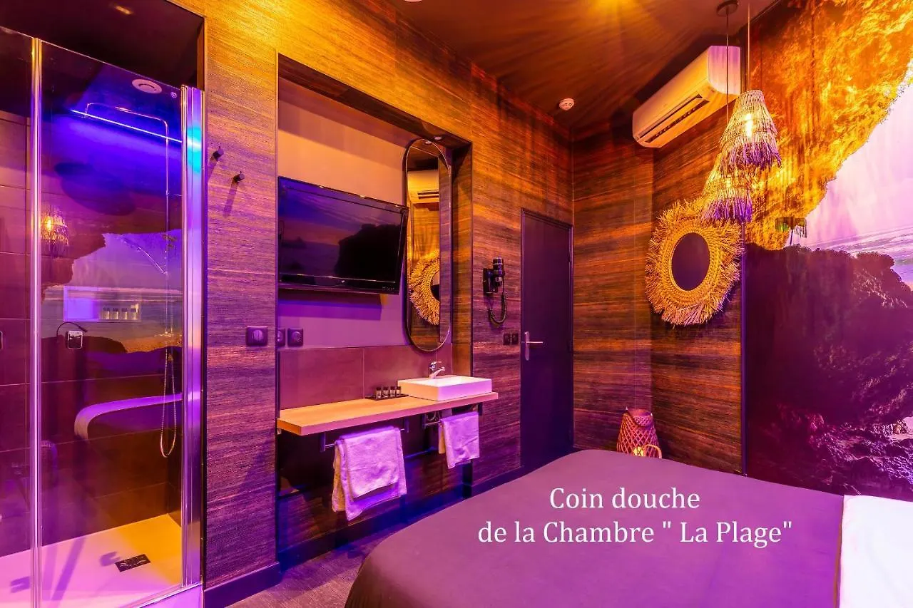 Love Hotel Avec Nuit Insolite Au Dandy Et Jacuzzi Privatise (Adults Only) Paris