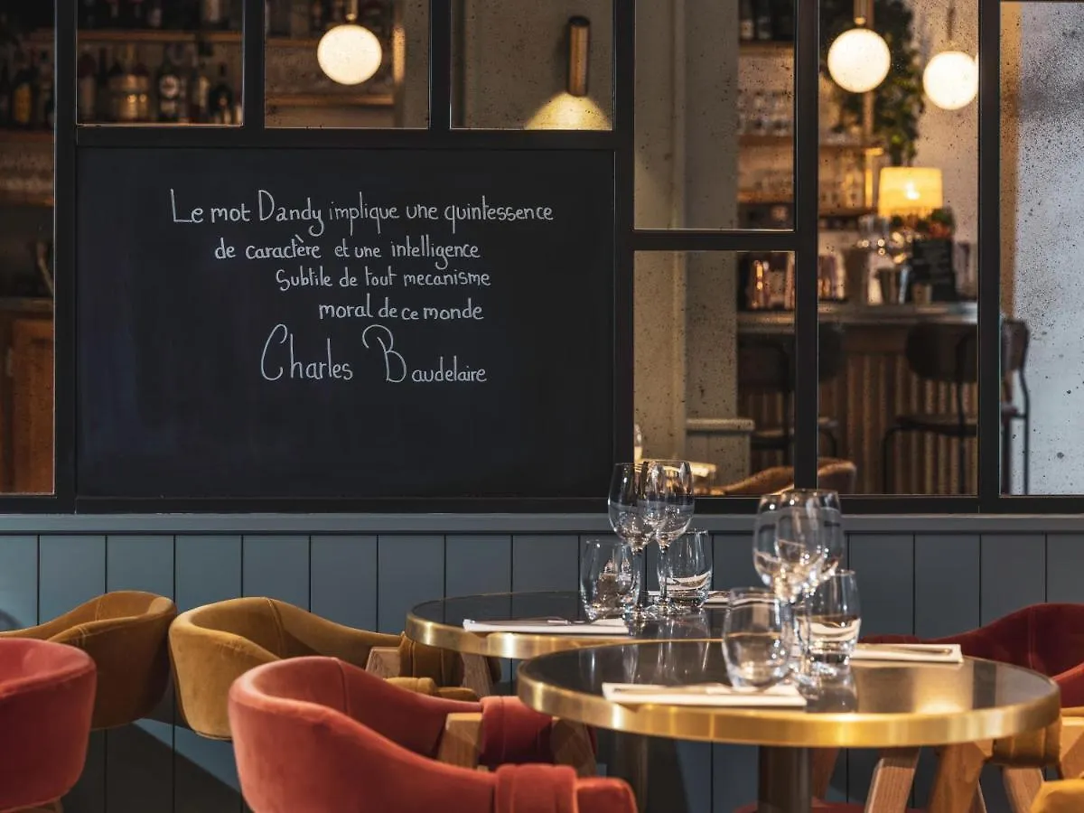 Love Hotel Avec Nuit Insolite Au Dandy Et Jacuzzi Privatise (Adults Only) Paris