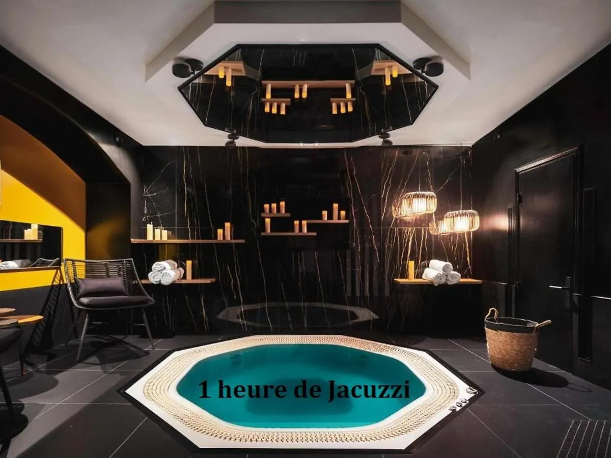 Love Hotel Avec Nuit Insolite Au Dandy Et Jacuzzi Privatise (Adults Only) Paris