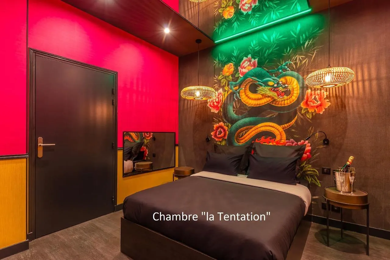 Love Hotel Avec Nuit Insolite Au Dandy Et Jacuzzi Privatise (Adults Only) Paris