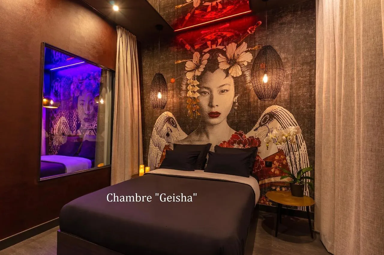 Love Hotel Avec Nuit Insolite Au Dandy Et Jacuzzi Privatise (Adults Only) Paris