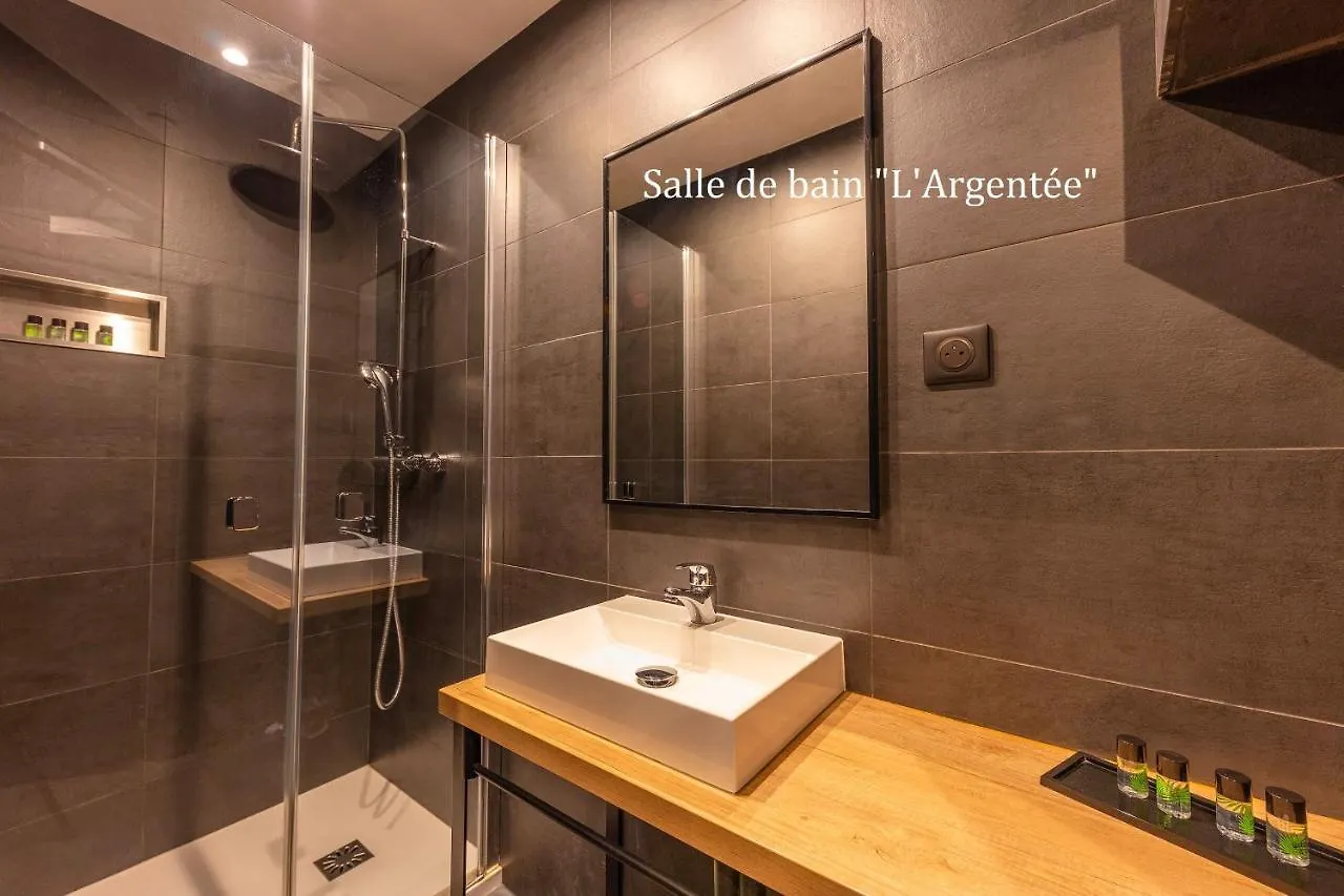 Love Hotel Avec Nuit Insolite Au Dandy Et Jacuzzi Privatise (Adults Only) Paris 0*,  France