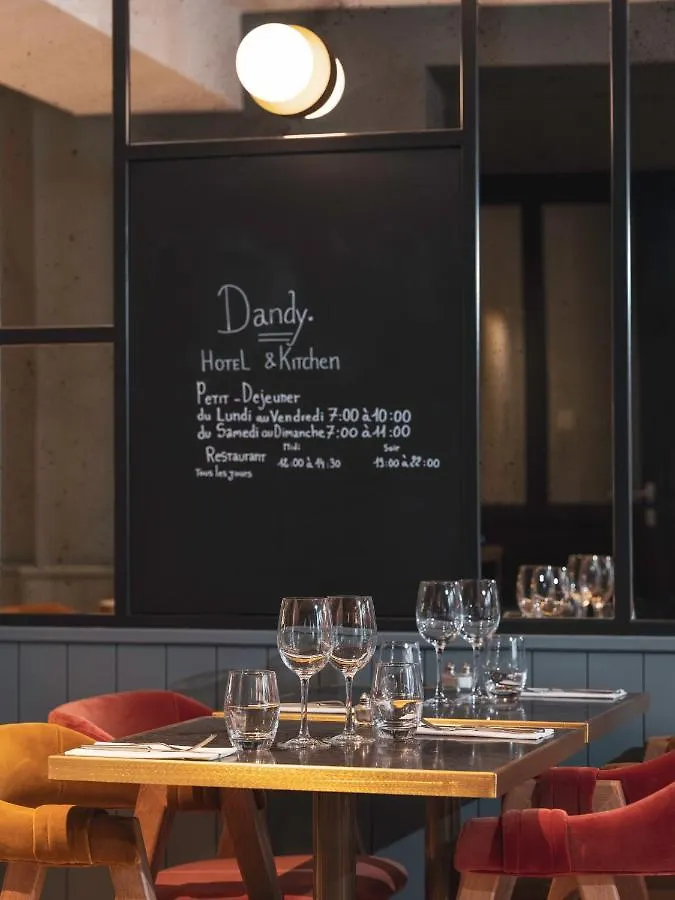 Love Hotel Avec Nuit Insolite Au Dandy Et Jacuzzi Privatise (Adults Only) Paris